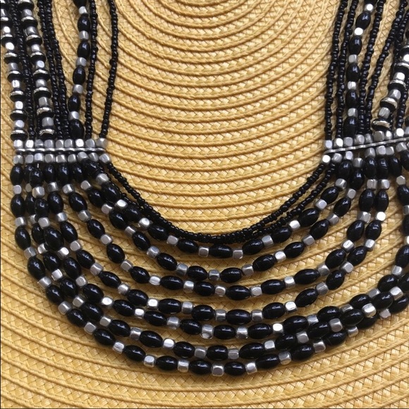 3 beautiful neclaces. - Picture 7 of 7